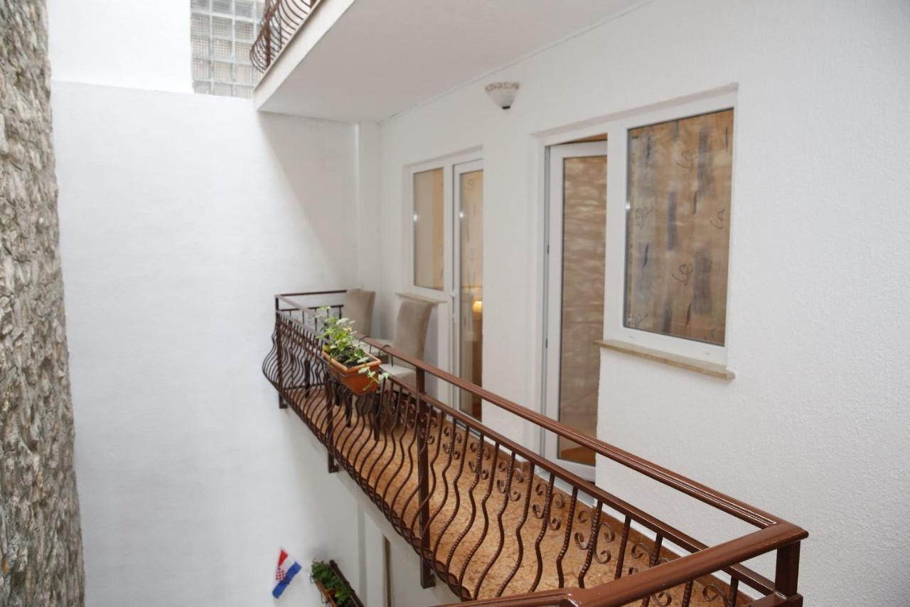 City Center Suites Vodice Esterno foto